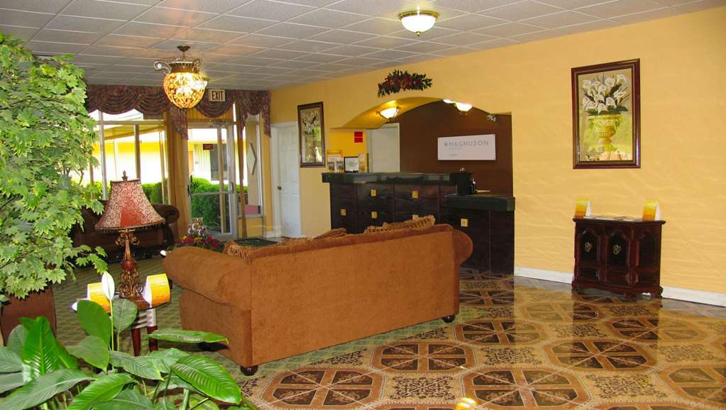 Magnuson Hotel Idabel Интериор снимка