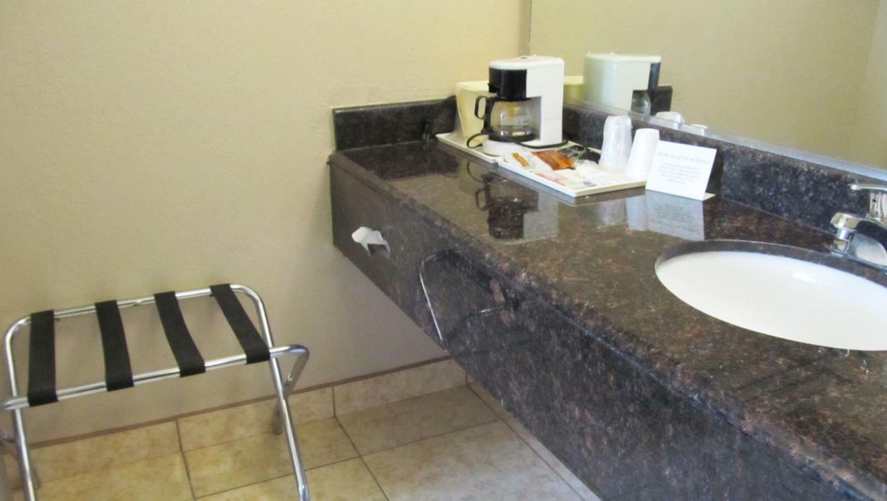Magnuson Hotel Idabel Екстериор снимка